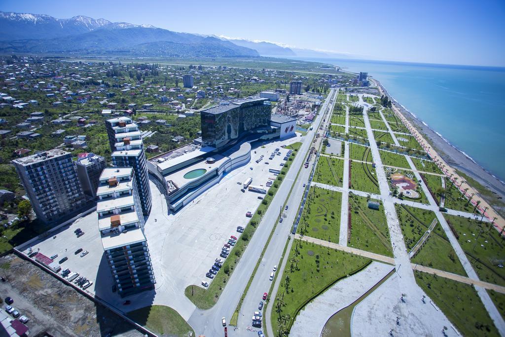 Euphoria Apartments Batumi Bagian luar foto